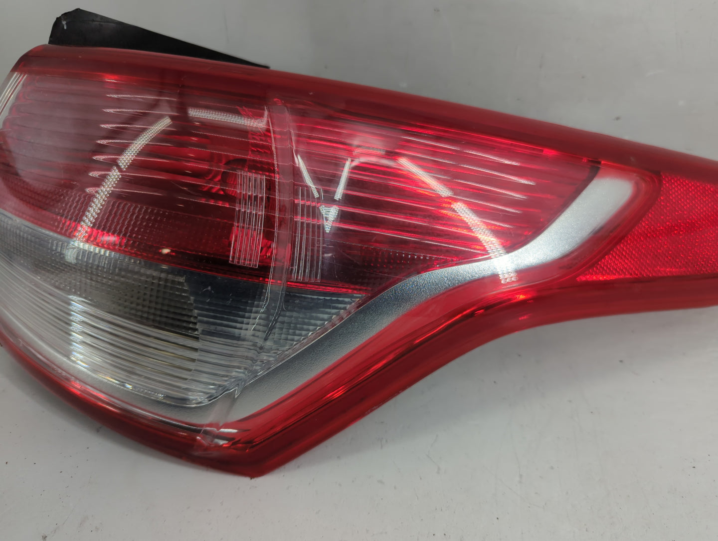 2013-2016 Ford Escape Tail Light Assembly Passenger Right OEM P/N:44ZH-2105 CJ54-13404-A, GL23A Fits Fits 2013 2014 2015 201
