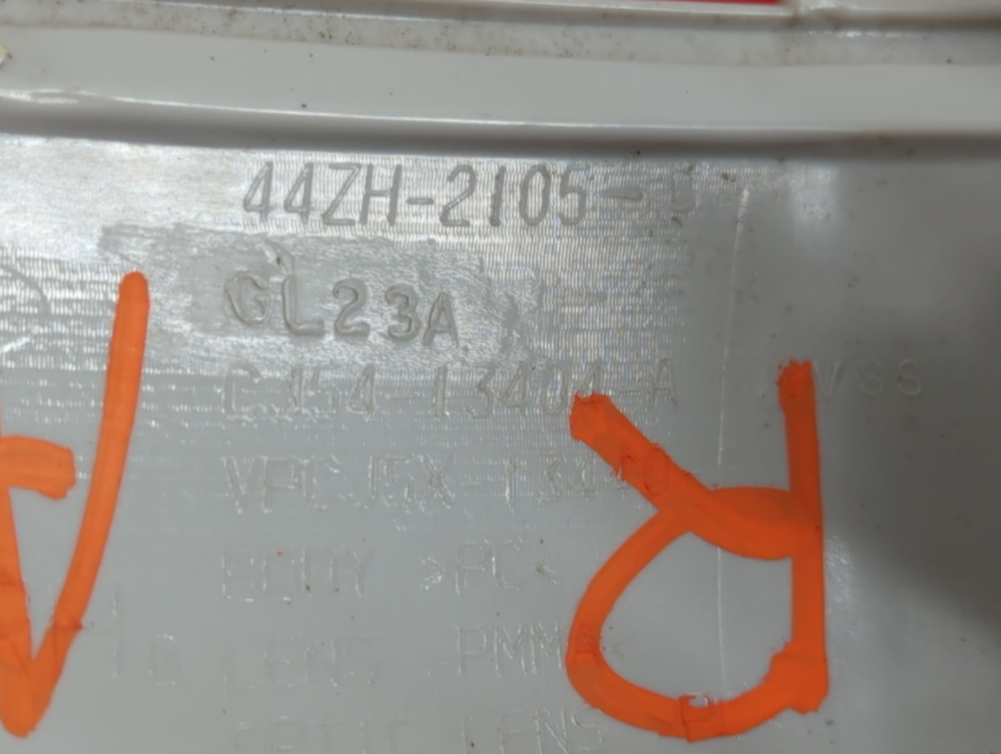 2013-2016 Ford Escape Tail Light Assembly Passenger Right OEM P/N:44ZH-2105 CJ54-13404-A, GL23A Fits Fits 2013 2014 2015 201