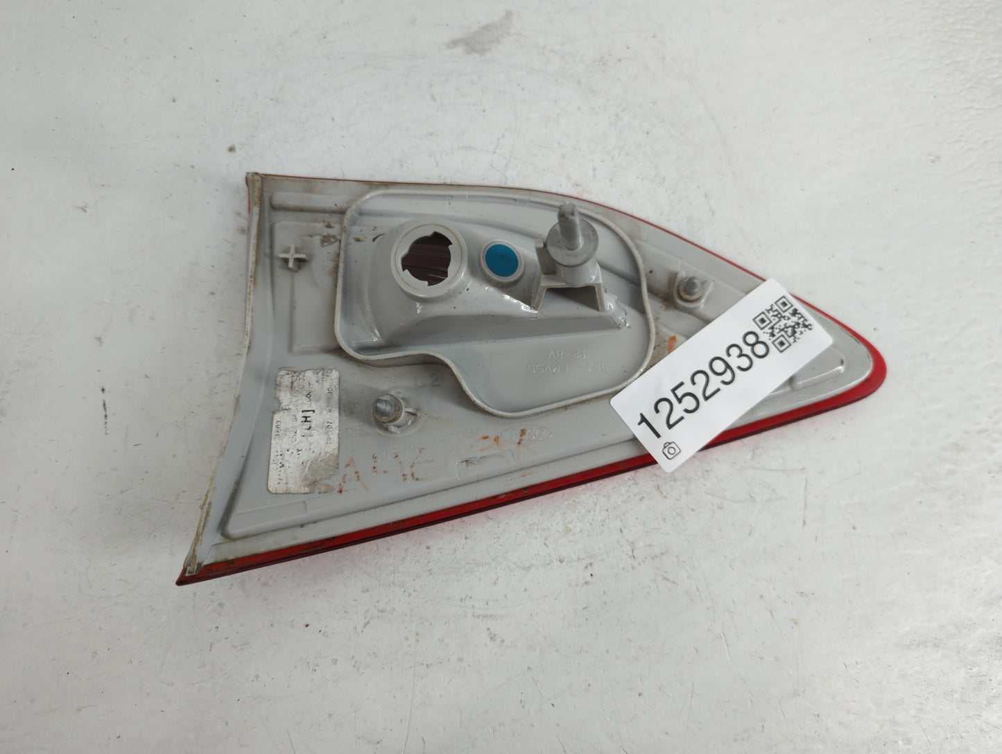 2013-2016 Ford Escape Tail Light Assembly Passenger Right OEM P/N:CJ5X-15A509-A CJ54-13A603 Fits Fits 2013 2014 2015 2016 OE