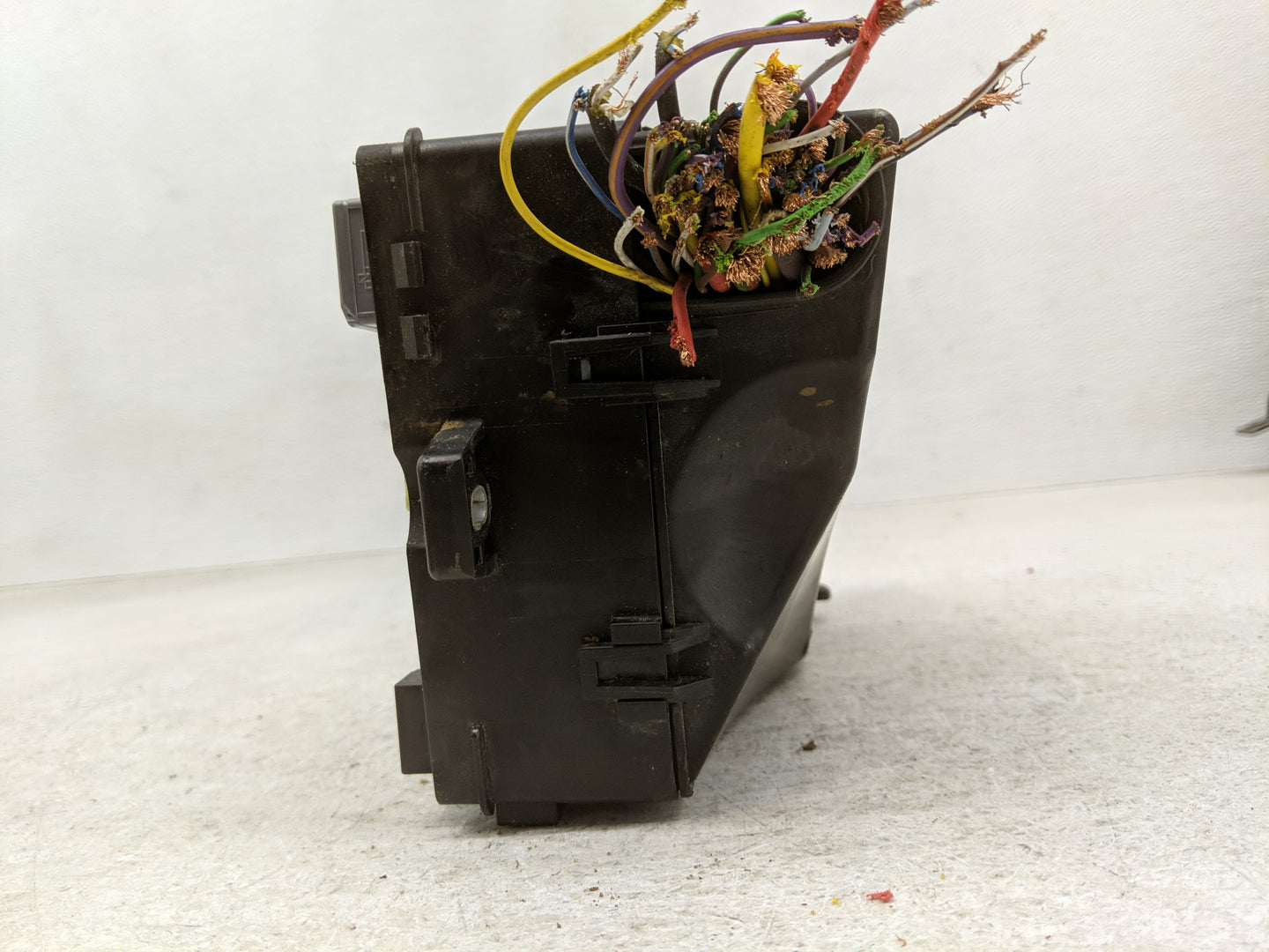 2013-2016 Ford Escape Fusebox Fuse Box Panel Relay Module Fits Fits 2013 2014 2015 2016 OEM Used Auto Parts - Oemusedautopar