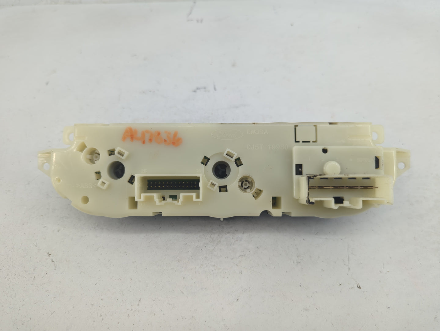2013-2016 Ford Escape Climate Control Module Temperature AC/Heater Replacement P/N:CJ5T-19980-DC Fits Fits 2013 2014 2015 20
