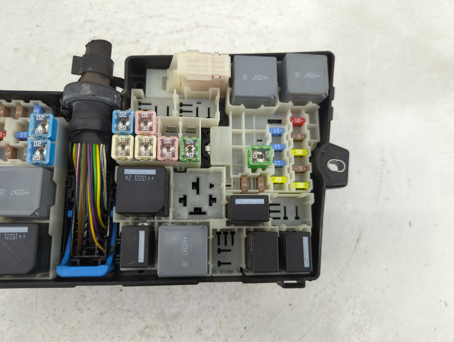 2013-2016 Ford Escape Fusebox Fuse Box Panel Relay Module P/N:19648 000 001 GJ7T-14A076-BA Fits Fits 2013 2014 2015 2016 OEM