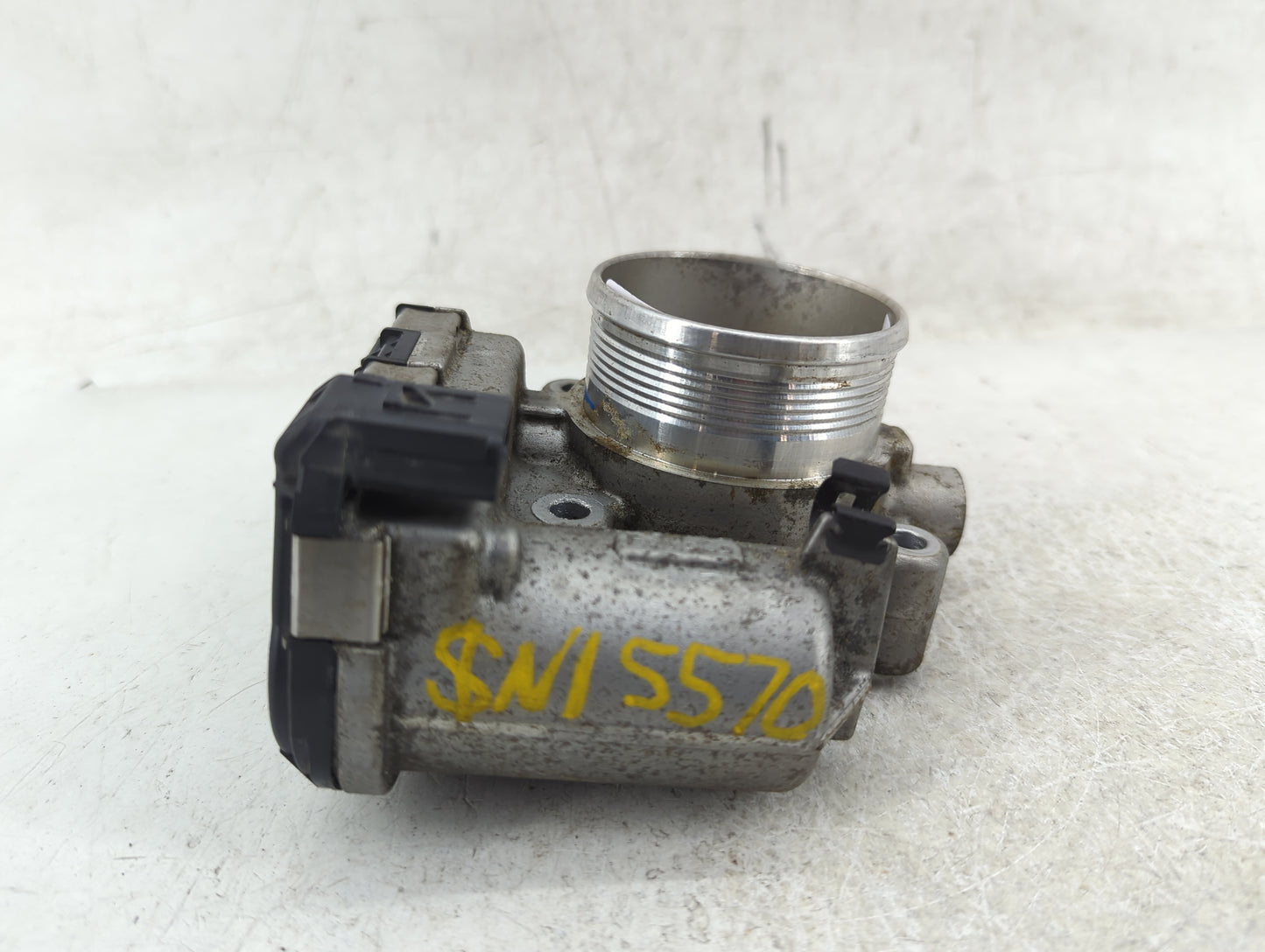 2013-2016 Ford Escape Throttle Body P/N:DS7E-9F991-BB 0280750576 Fits Fits 2012 2013 2014 2015 2016 2017 OEM Used Auto Parts