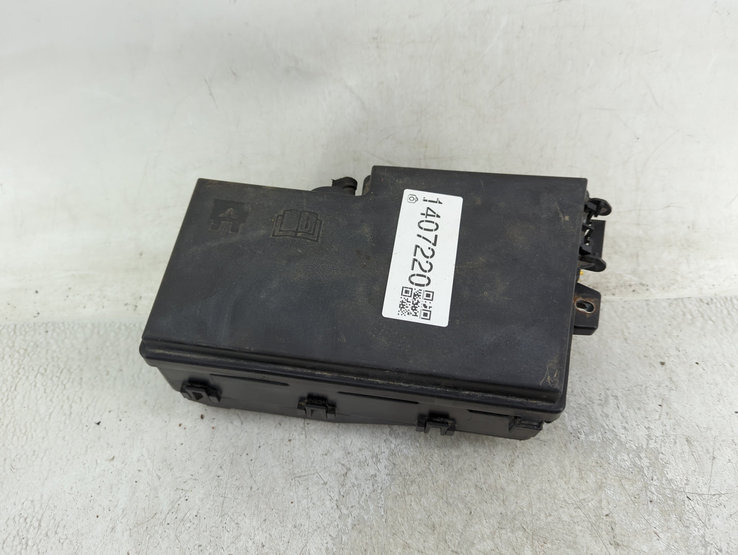 2013-2016 Ford Escape Fusebox Fuse Box Panel Relay Module P/N:AV6T-14A142-AB Fits Fits 2013 2014 2015 2016 OEM Used Auto Par