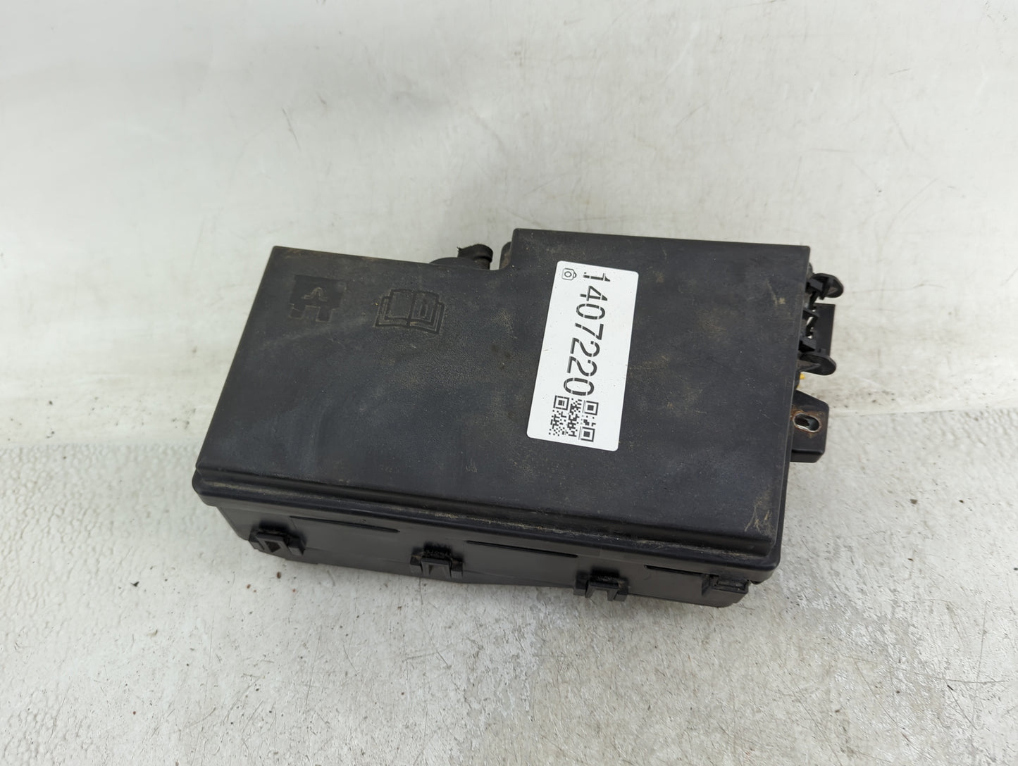 2013-2016 Ford Escape Fusebox Fuse Box Panel Relay Module P/N:AV6T-14A142-AB Fits Fits 2013 2014 2015 2016 OEM Used Auto Par
