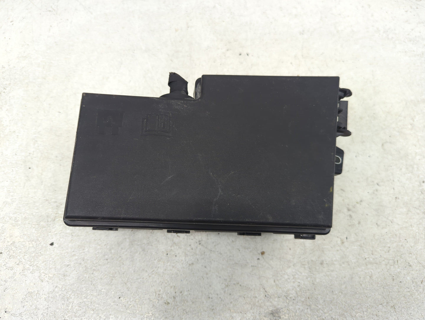 2013-2016 Ford Escape Fusebox Fuse Box Panel Relay Module P/N:AV6T-14A067-AD Fits Fits 2013 2014 2015 2016 OEM Used Auto Par
