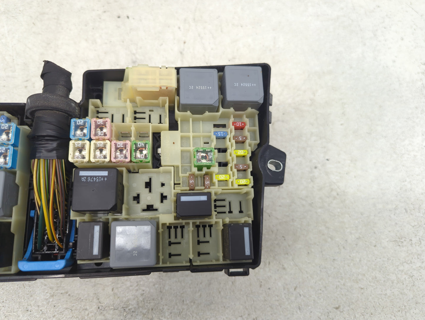 2013-2016 Ford Escape Fusebox Fuse Box Panel Relay Module P/N:AV6T-14A067-AD Fits Fits 2013 2014 2015 2016 OEM Used Auto Par