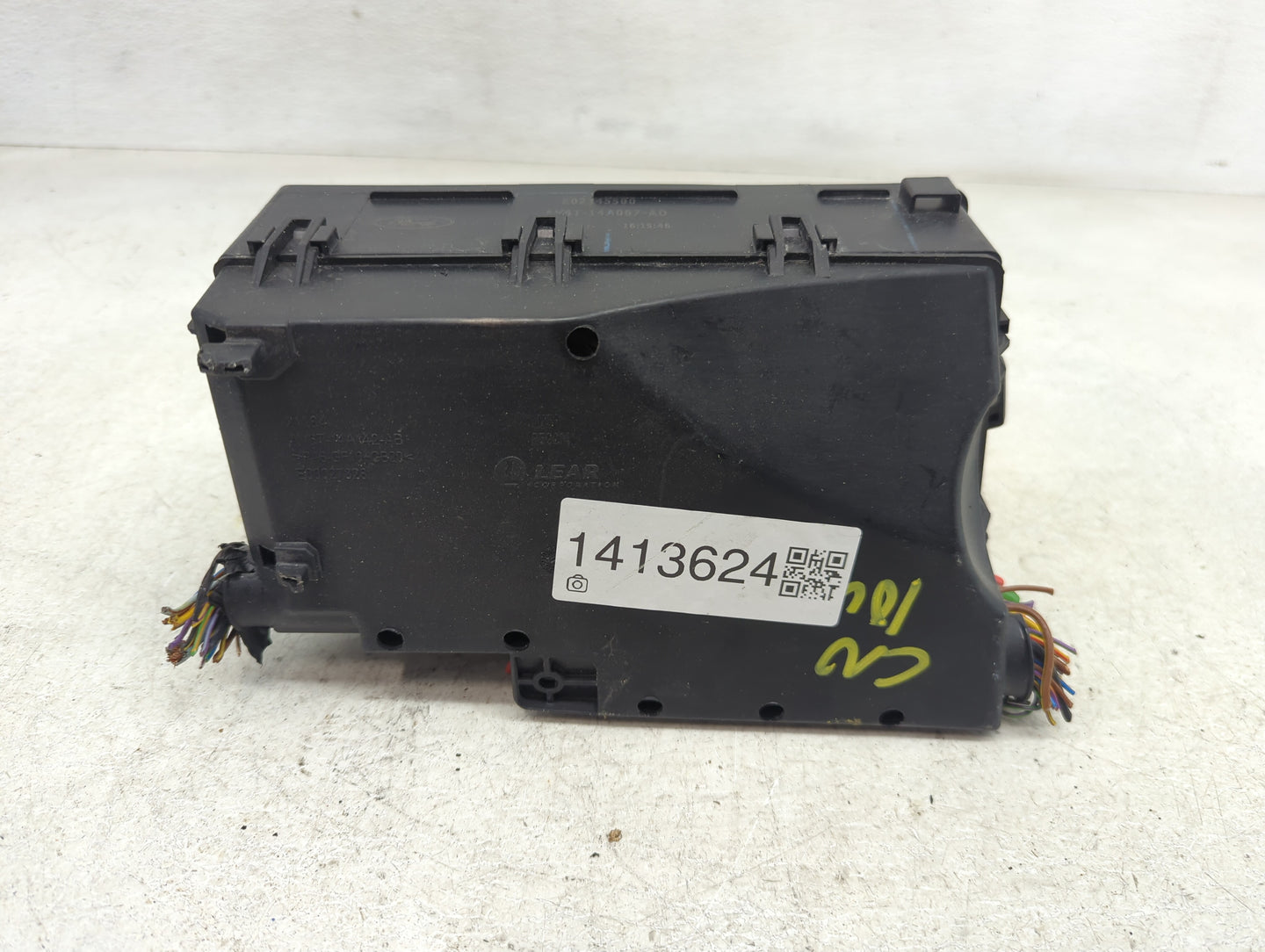 2013-2016 Ford Escape Fusebox Fuse Box Panel Relay Module P/N:AV6T-14A067-AD Fits Fits 2013 2014 2015 2016 OEM Used Auto Par