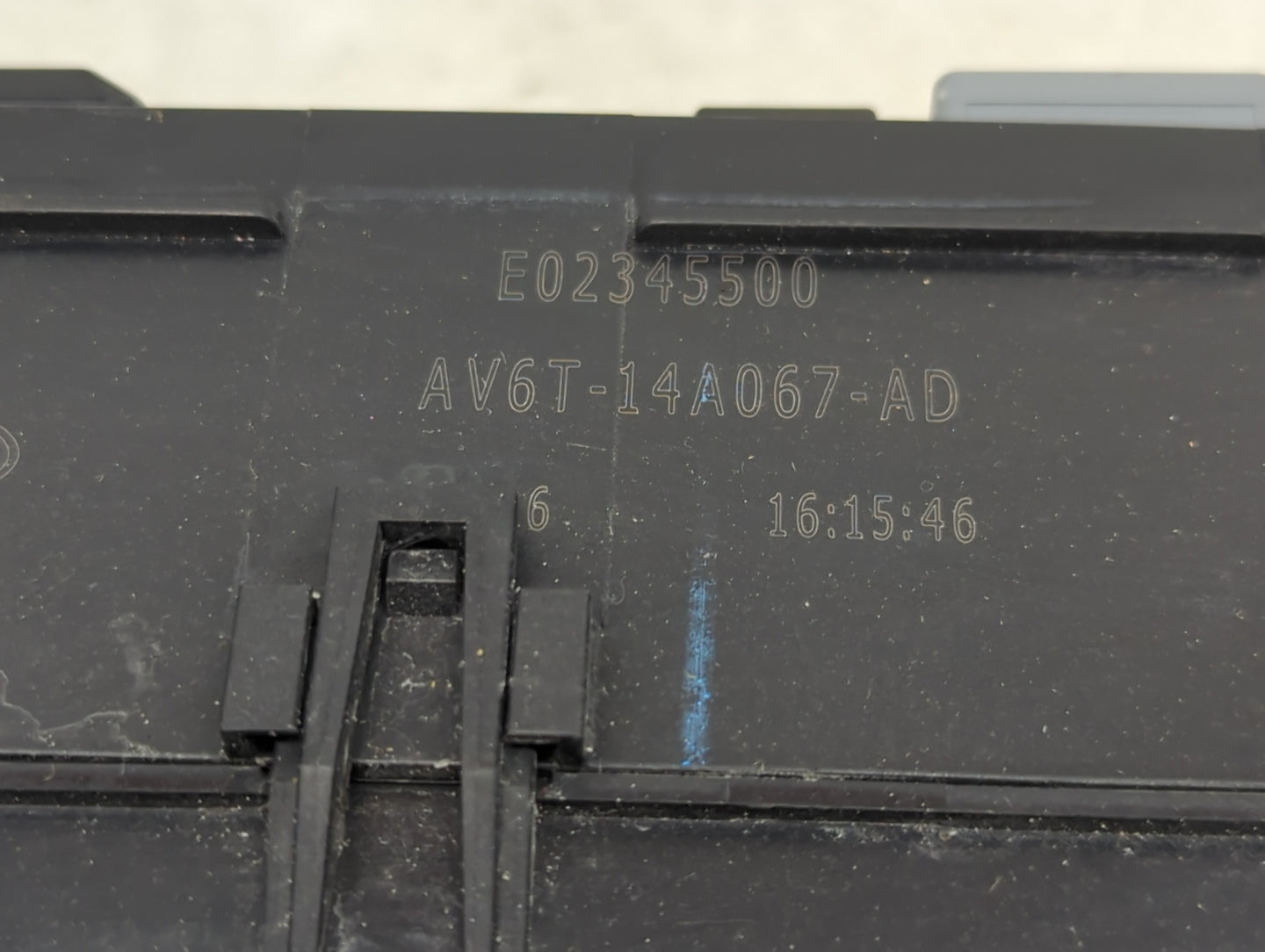 2013-2016 Ford Escape Fusebox Fuse Box Panel Relay Module P/N:AV6T-14A067-AD Fits Fits 2013 2014 2015 2016 OEM Used Auto Par