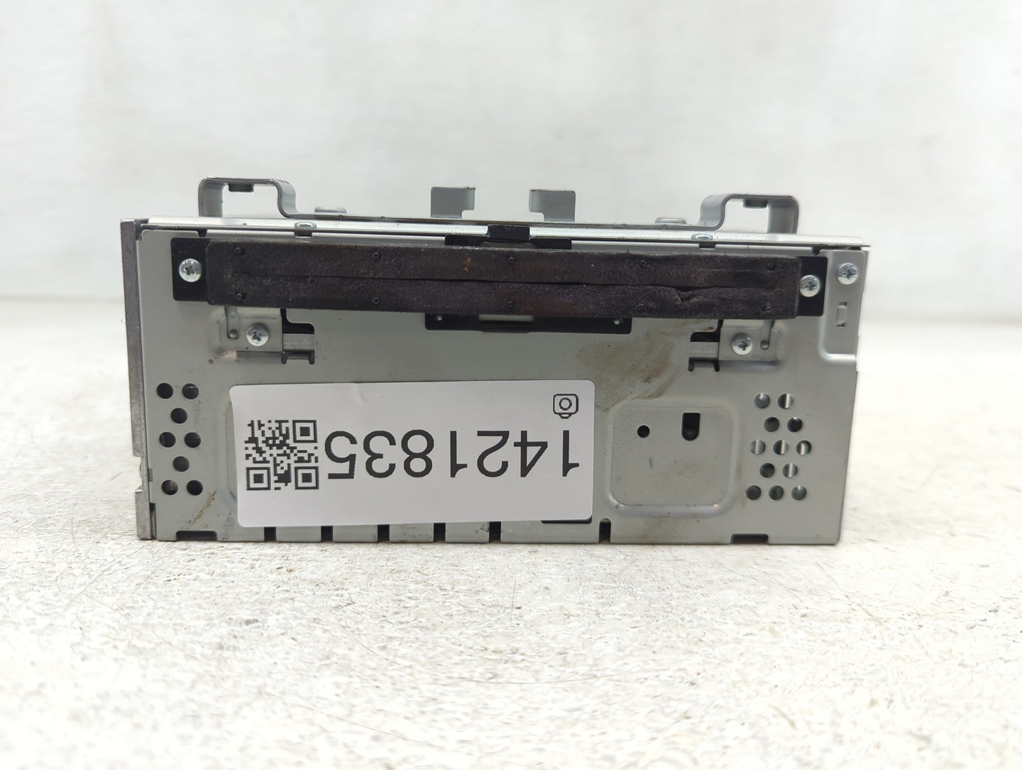 2015-2016 Ford Escape Radio AM FM Cd Player Receiver Replacement P/N:CJ5T-19C107-FB Fits Fits 2015 2016 OEM Used Auto Parts 