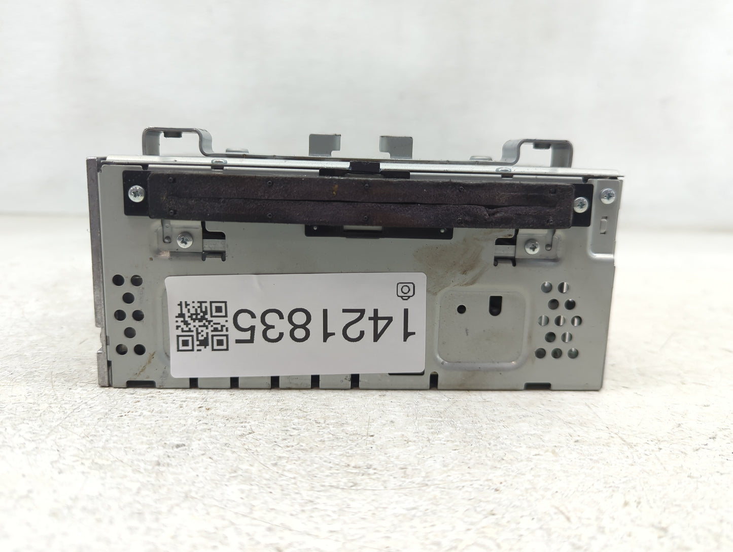 2015-2016 Ford Escape Radio AM FM Cd Player Receiver Replacement P/N:CJ5T-19C107-FB Fits Fits 2015 2016 OEM Used Auto Parts 