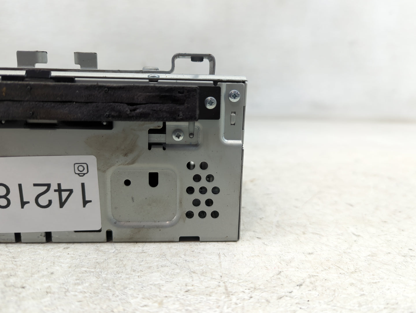 2015-2016 Ford Escape Radio AM FM Cd Player Receiver Replacement P/N:CJ5T-19C107-FB Fits Fits 2015 2016 OEM Used Auto Parts 