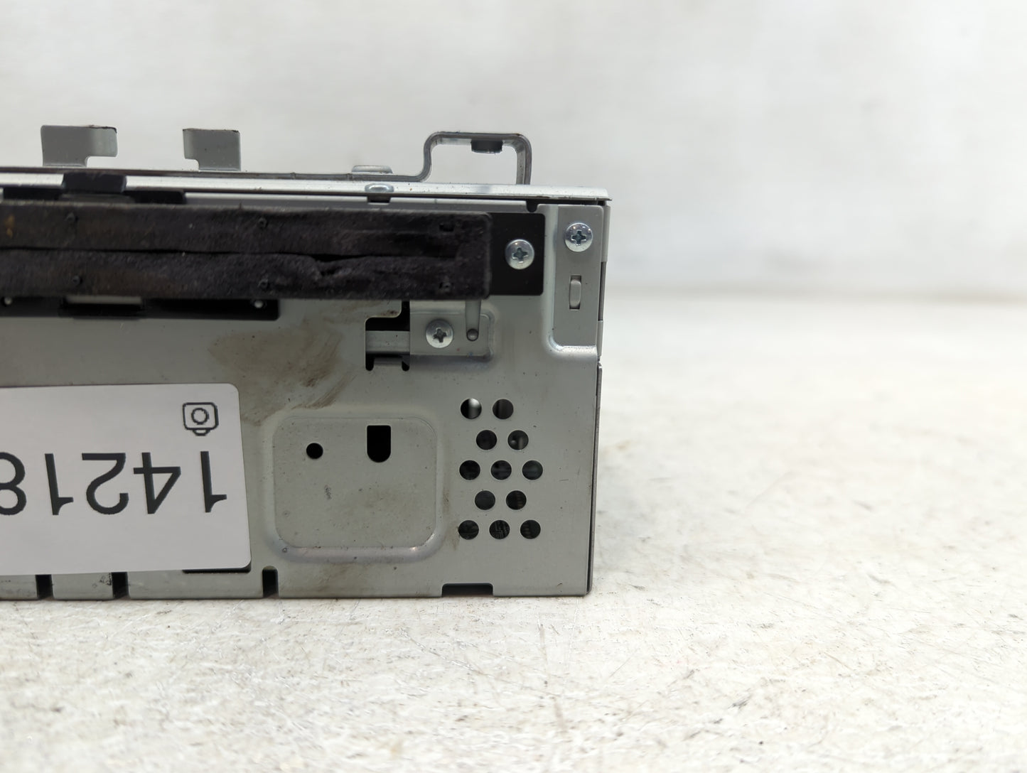 2015-2016 Ford Escape Radio AM FM Cd Player Receiver Replacement P/N:CJ5T-19C107-FB Fits Fits 2015 2016 OEM Used Auto Parts 