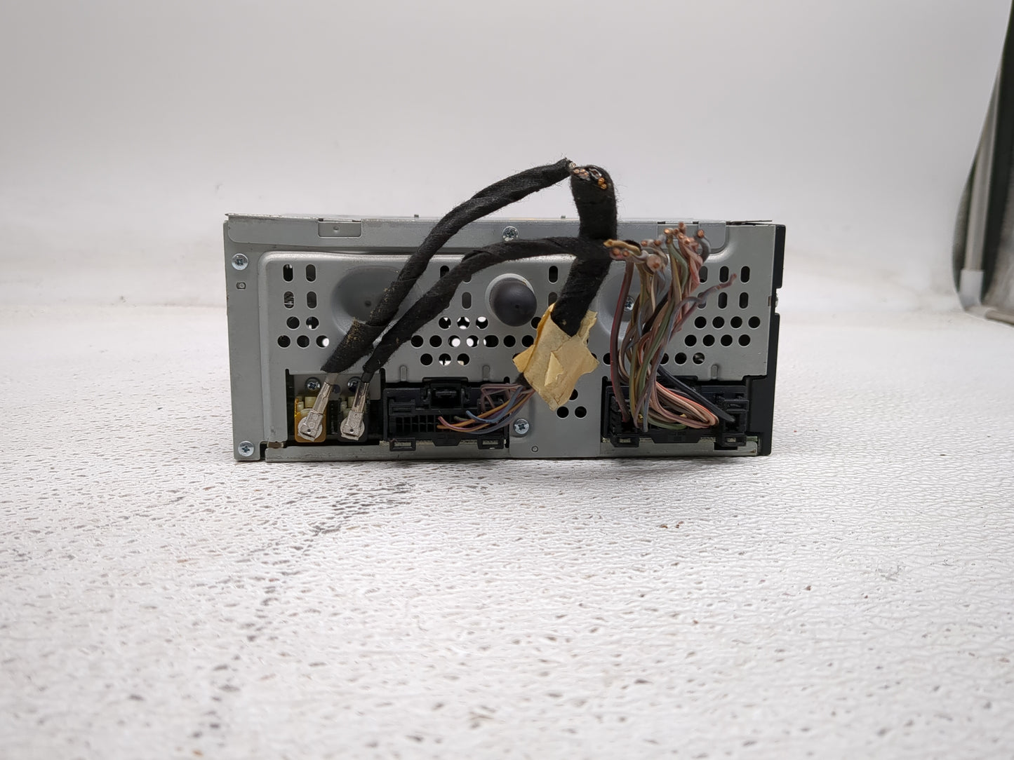 2015-2016 Ford Escape Radio AM FM Cd Player Receiver Replacement P/N:CJ5T-19C107-DJ Fits Fits 2015 2016 OEM Used Auto Parts 