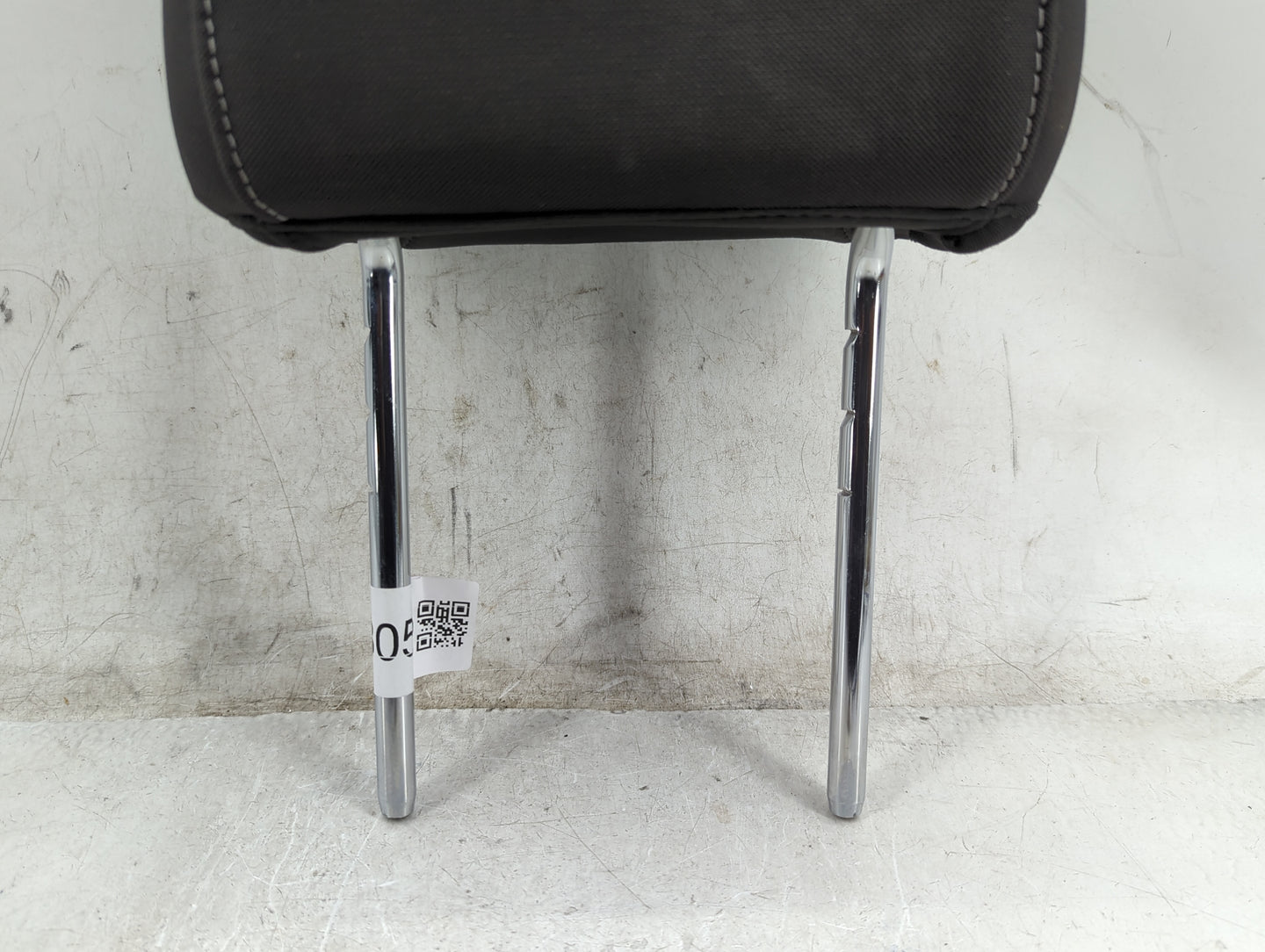 2016-2019 Ford Escape Headrest Head Rest Front Driver Passenger Seat - Oemusedautoparts1.com