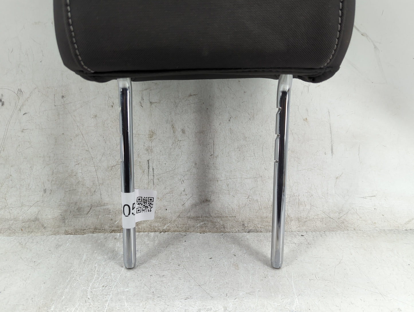 2016-2019 Ford Escape Headrest Head Rest Front Driver Passenger Seat - Oemusedautoparts1.com