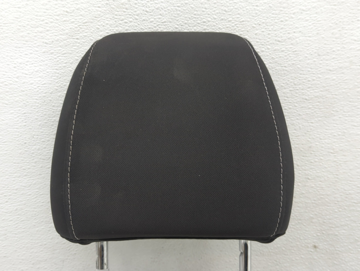 2016-2019 Ford Escape Headrest Head Rest Front Driver Passenger Seat Fits Fits 2016 2017 2018 2019 OEM Used Auto Parts - Oem