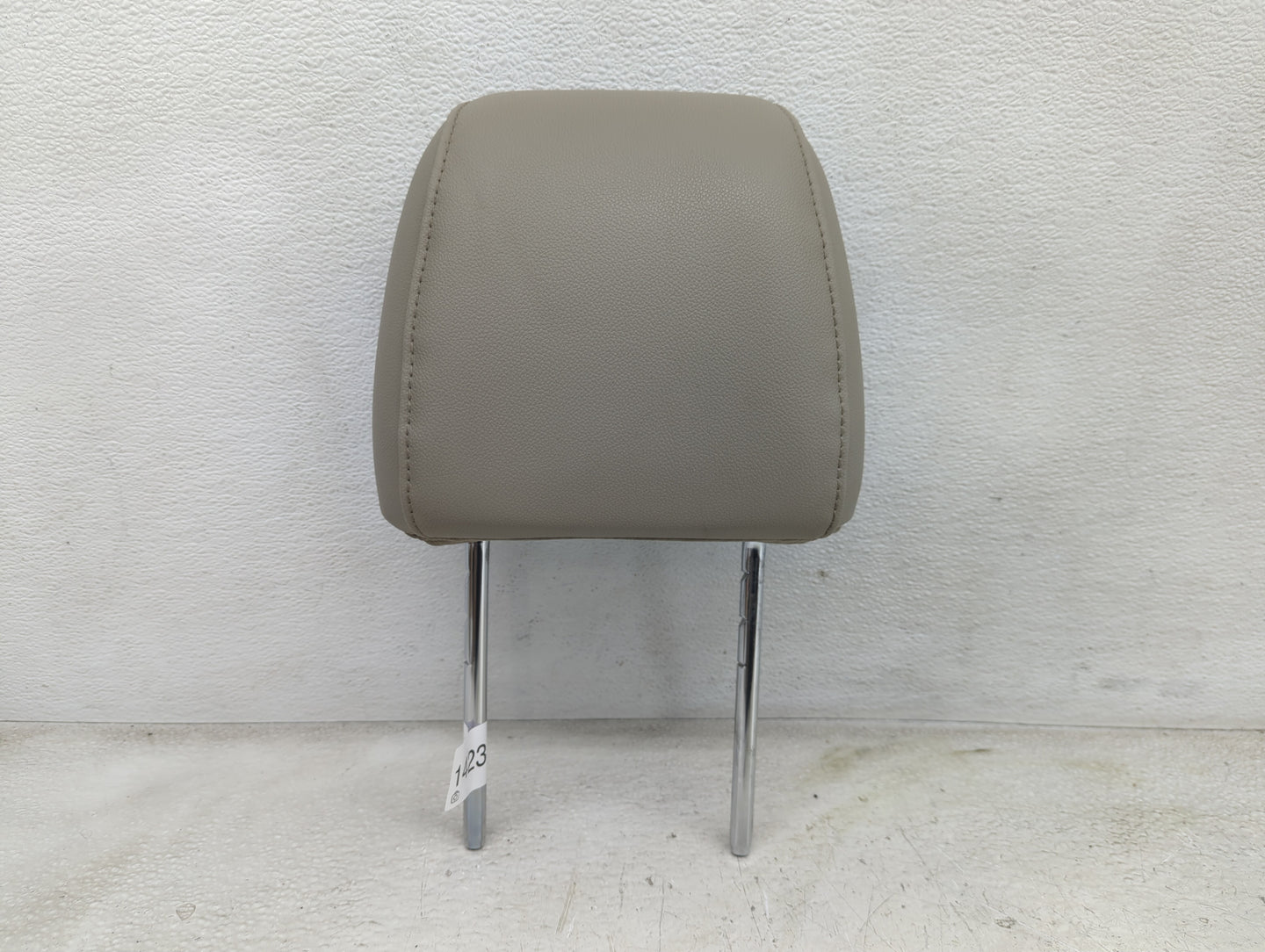 2016-2019 Ford Escape Headrest Head Rest Front Driver Passenger Seat - Oemusedautoparts1.com