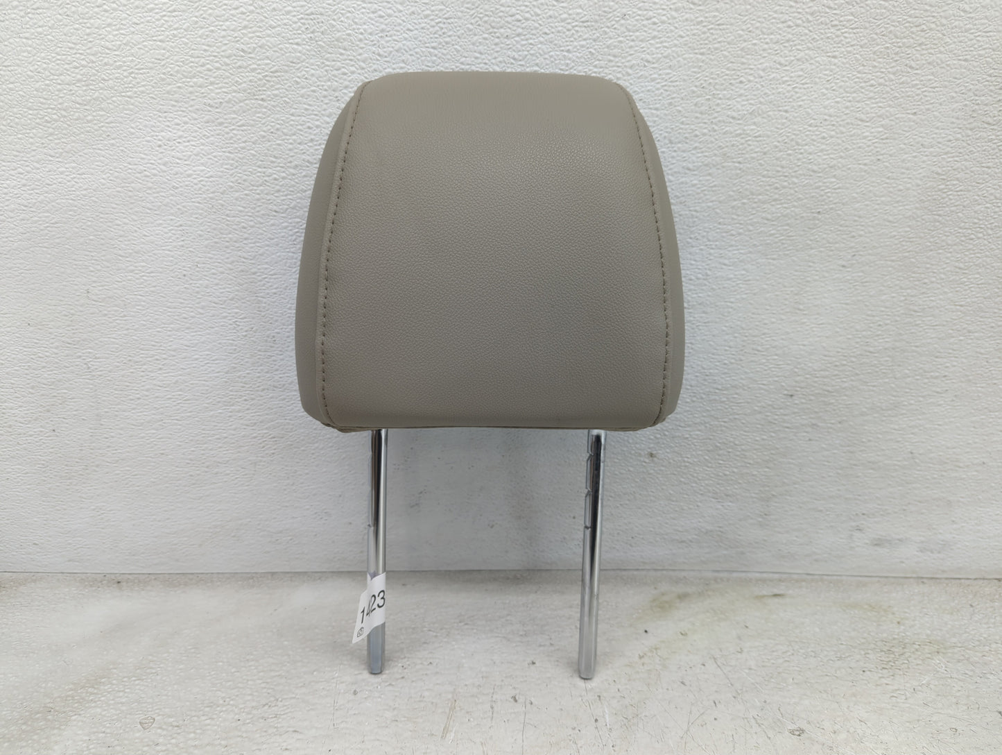 2016-2019 Ford Escape Headrest Head Rest Front Driver Passenger Seat - Oemusedautoparts1.com