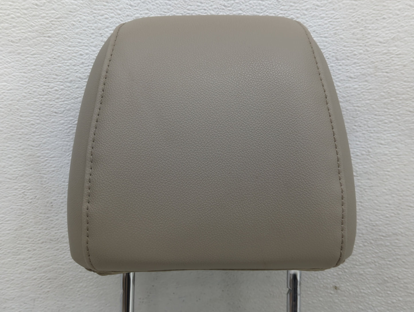 2016-2019 Ford Escape Headrest Head Rest Front Driver Passenger Seat - Oemusedautoparts1.com