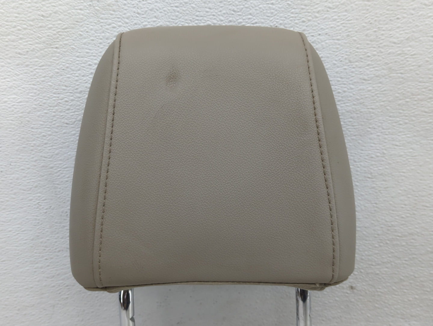 2016-2019 Ford Escape Headrest Head Rest Front Driver Passenger Seat - Oemusedautoparts1.com