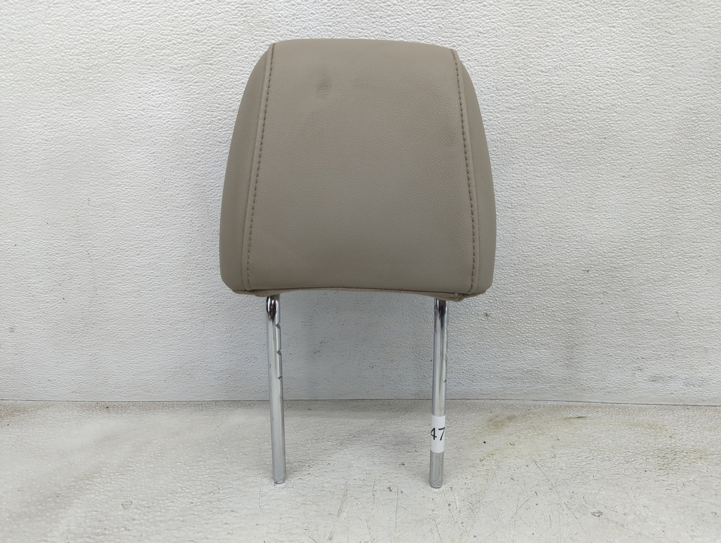 2016-2019 Ford Escape Headrest Head Rest Front Driver Passenger Seat - Oemusedautoparts1.com