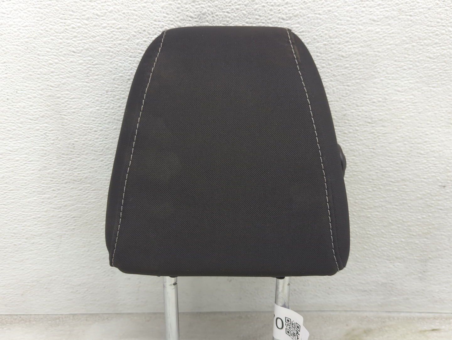 2016-2019 Ford Escape Headrest Head Rest Rear Seat Fits Fits 2016 2017 2018 2019 OEM Used Auto Parts - Oemusedautoparts1.com