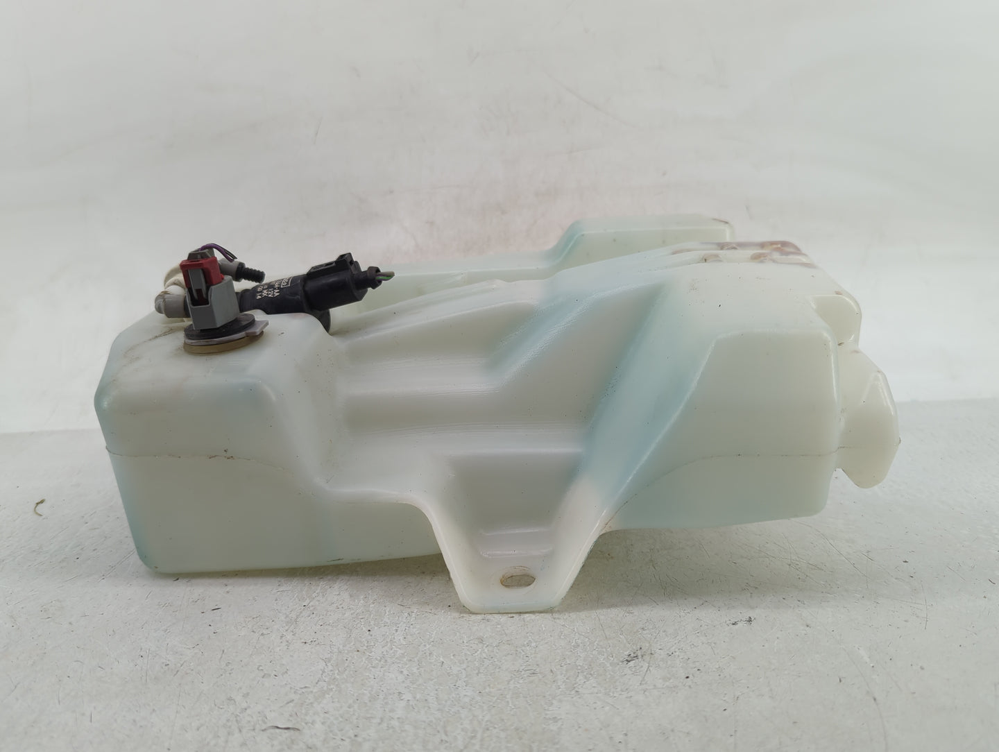 2015-2019 Ford Escape Windshield Washer Fluid Reservoir Bottle Oem - Oemusedautoparts1.com