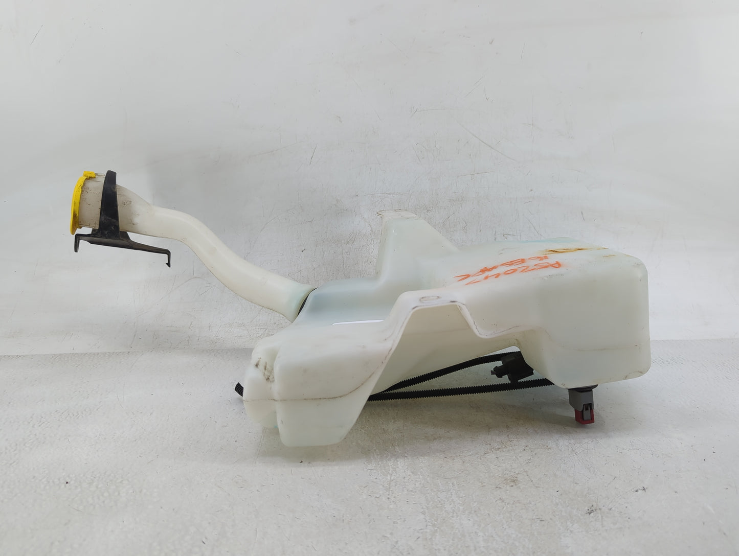 2015-2019 Ford Escape Windshield Washer Fluid Reservoir Bottle Oem - Oemusedautoparts1.com