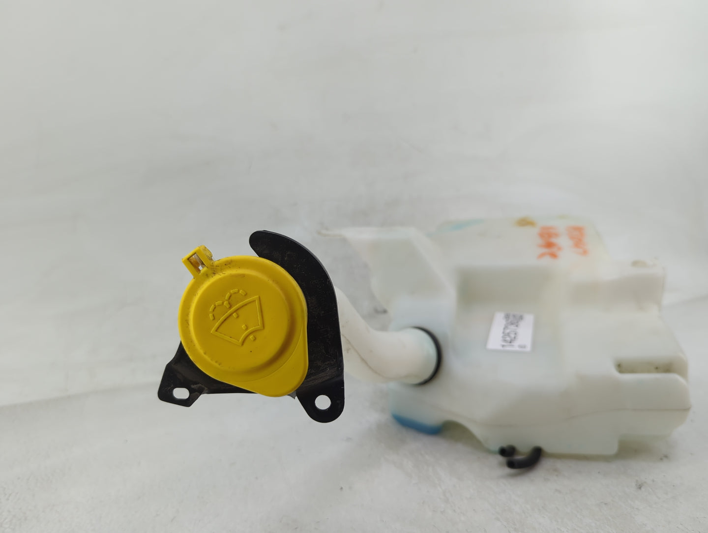 2015-2019 Ford Escape Windshield Washer Fluid Reservoir Bottle Oem - Oemusedautoparts1.com