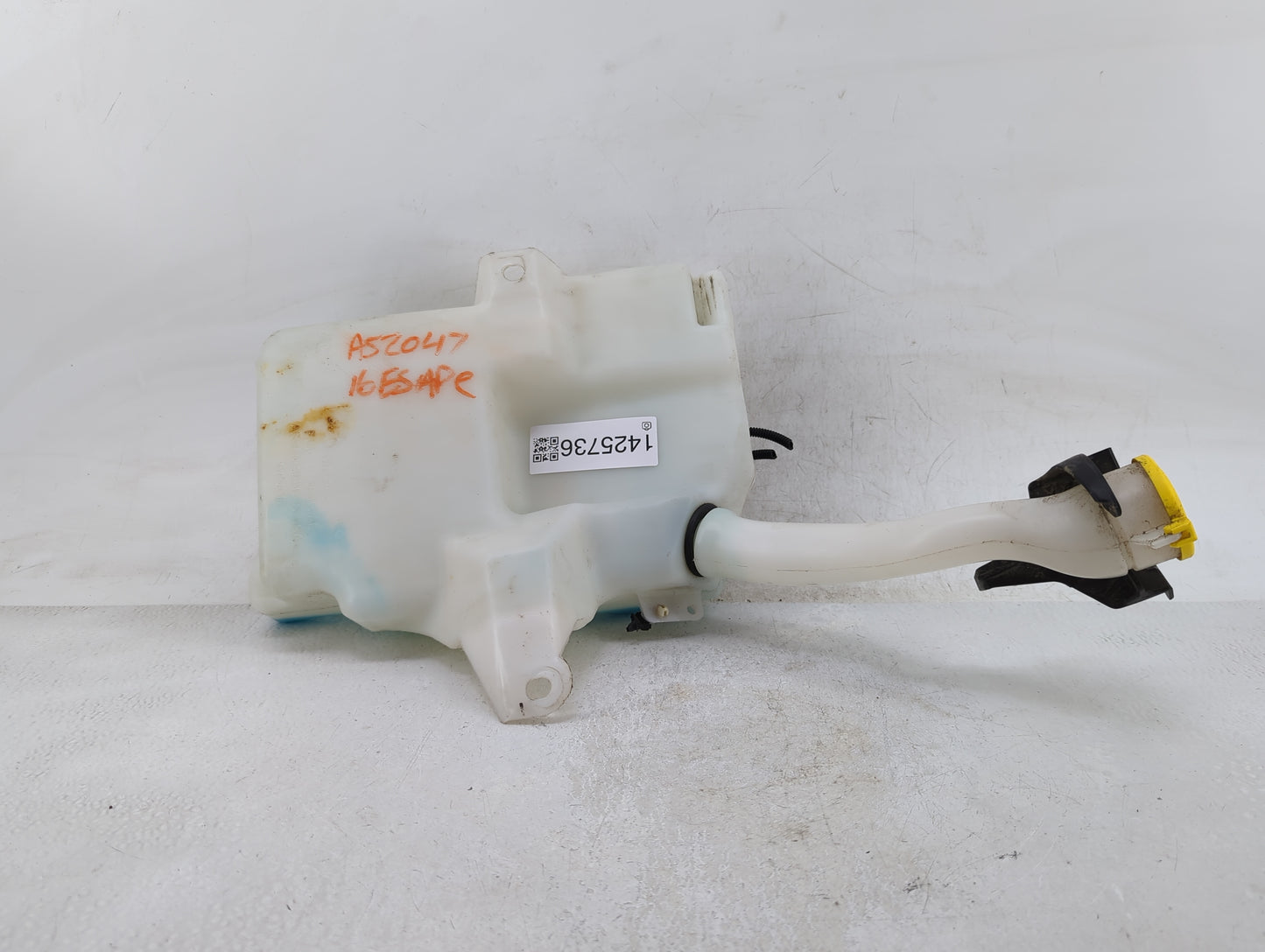 2015-2019 Ford Escape Windshield Washer Fluid Reservoir Bottle Oem - Oemusedautoparts1.com