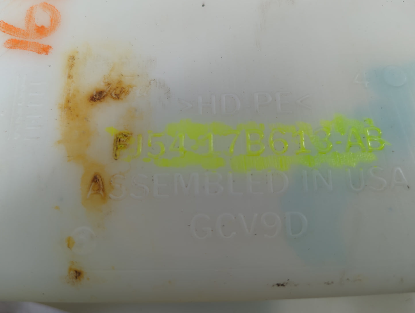 2015-2019 Ford Escape Windshield Washer Fluid Reservoir Bottle Oem - Oemusedautoparts1.com