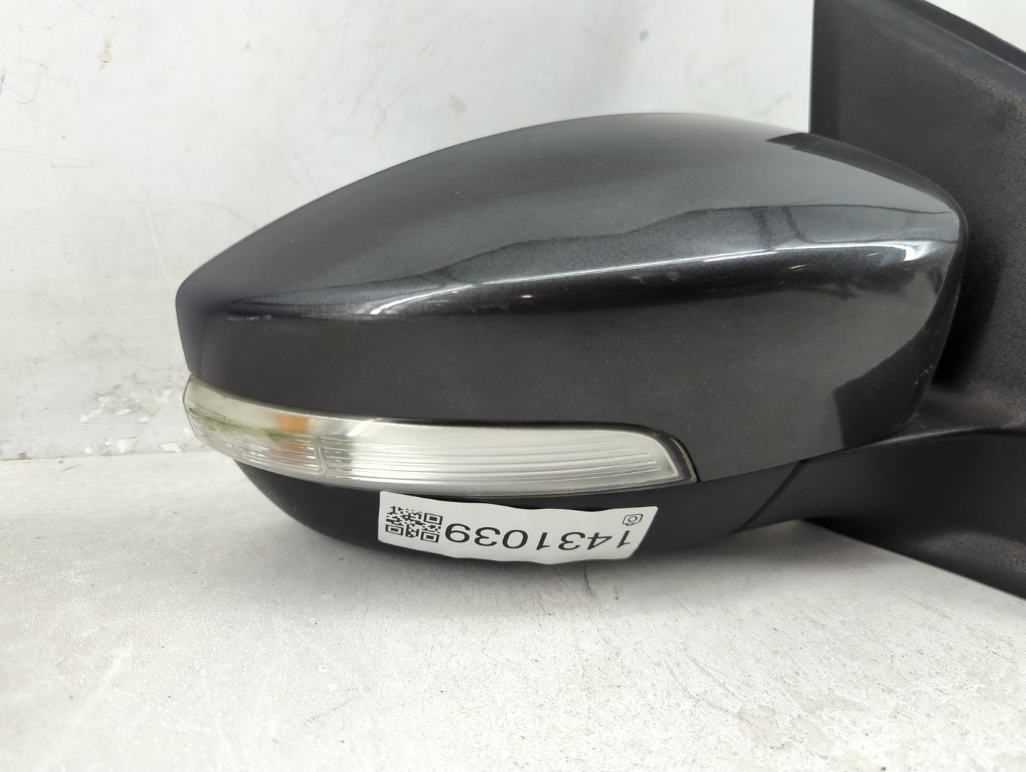 2013-2016 Ford Escape Passenger Side View Mirror - Right Door Mirror OEM Used - Oemusedautoparts1.com