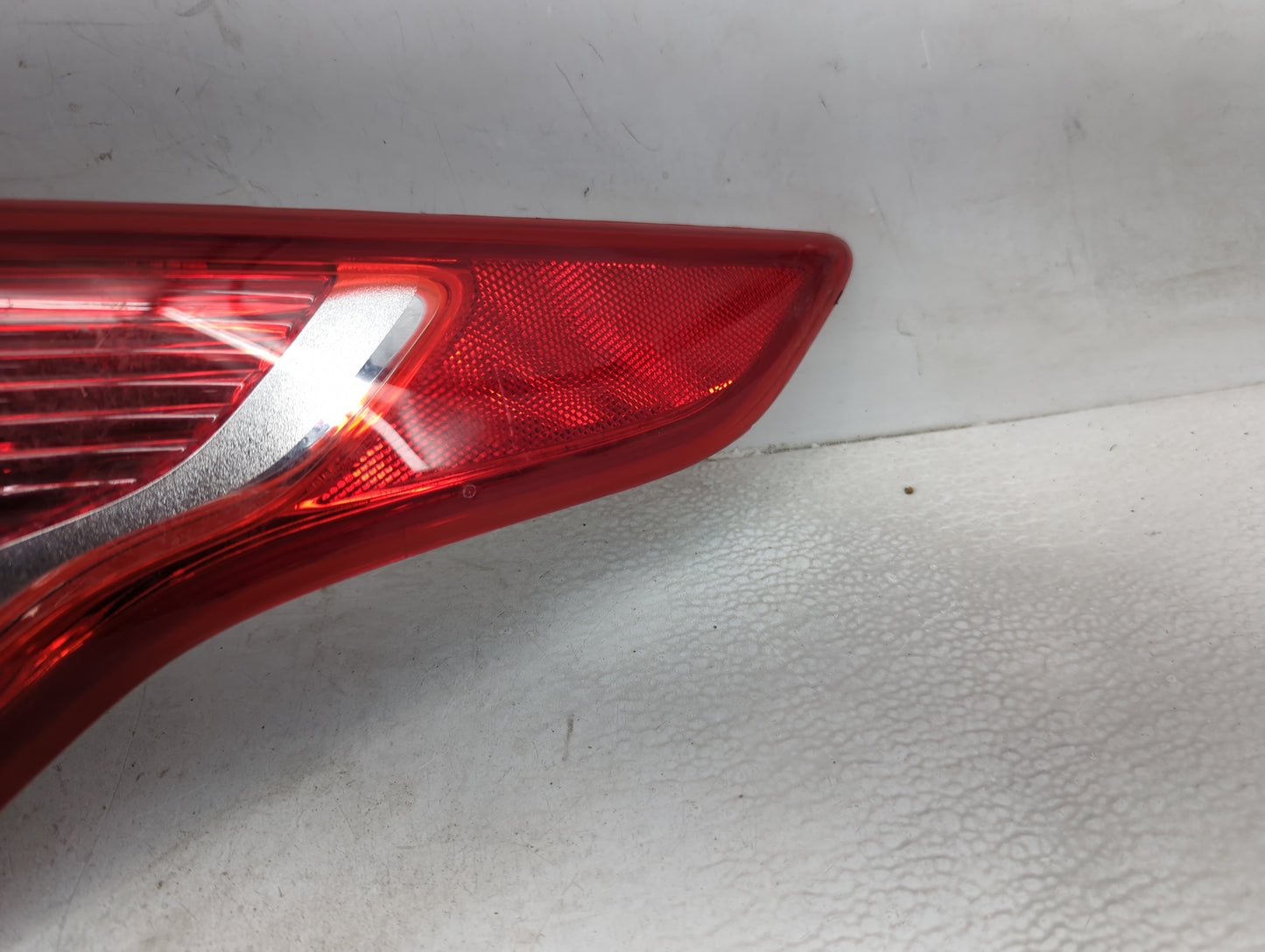 2013-2016 Ford Escape Tail Light Assembly Passenger Right OEM P/N:CJ54-13404-AL Fits Fits 2013 2014 2015 2016 OEM Used Auto 