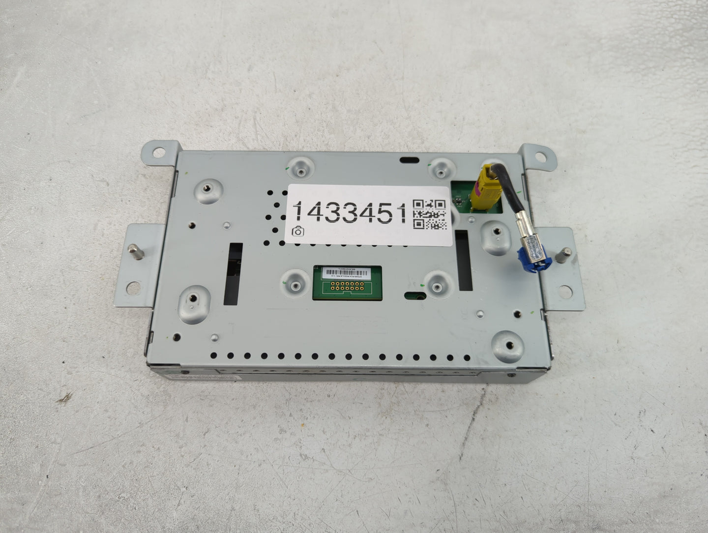 2016-2019 Ford Escape Information Display Screen - Oemusedautoparts1.com