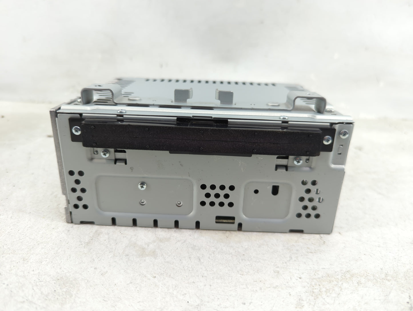 2015-2016 Ford Escape Radio AM FM Cd Player Receiver Replacement P/N:CQ-FJ12E0UME Fits Fits 2015 2016 OEM Used Auto Parts - 