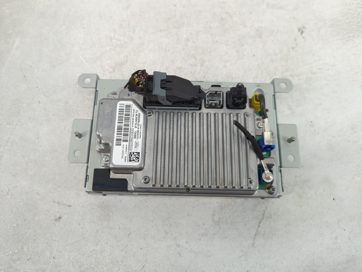 2016-2019 Ford Escape Information Display Screen - Oemusedautoparts1.com