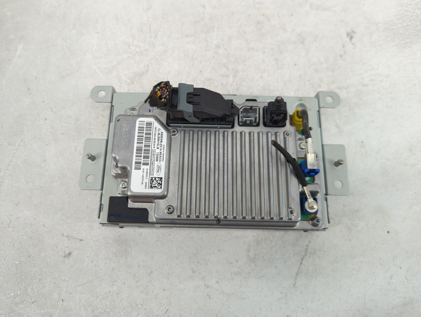 2016-2019 Ford Escape Information Display Screen - Oemusedautoparts1.com
