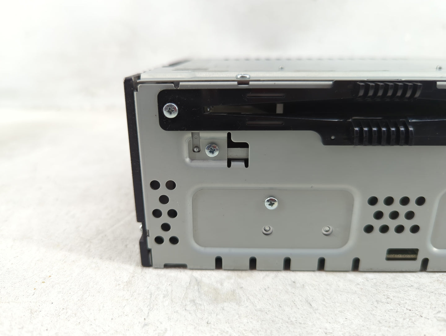 2015-2016 Ford Escape Radio AM FM Cd Player Receiver Replacement P/N:CQ-FJ12E2UME Fits Fits 2015 2016 OEM Used Auto Parts - 