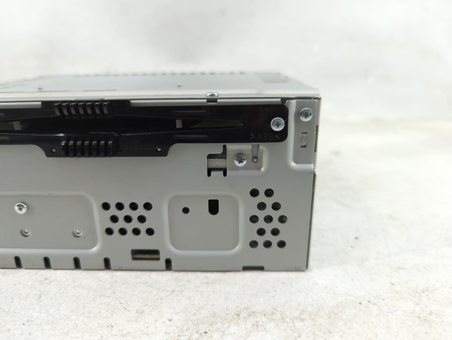 2015-2016 Ford Escape Radio AM FM Cd Player Receiver Replacement P/N:CQ-FJ12E2UME Fits Fits 2015 2016 OEM Used Auto Parts - 