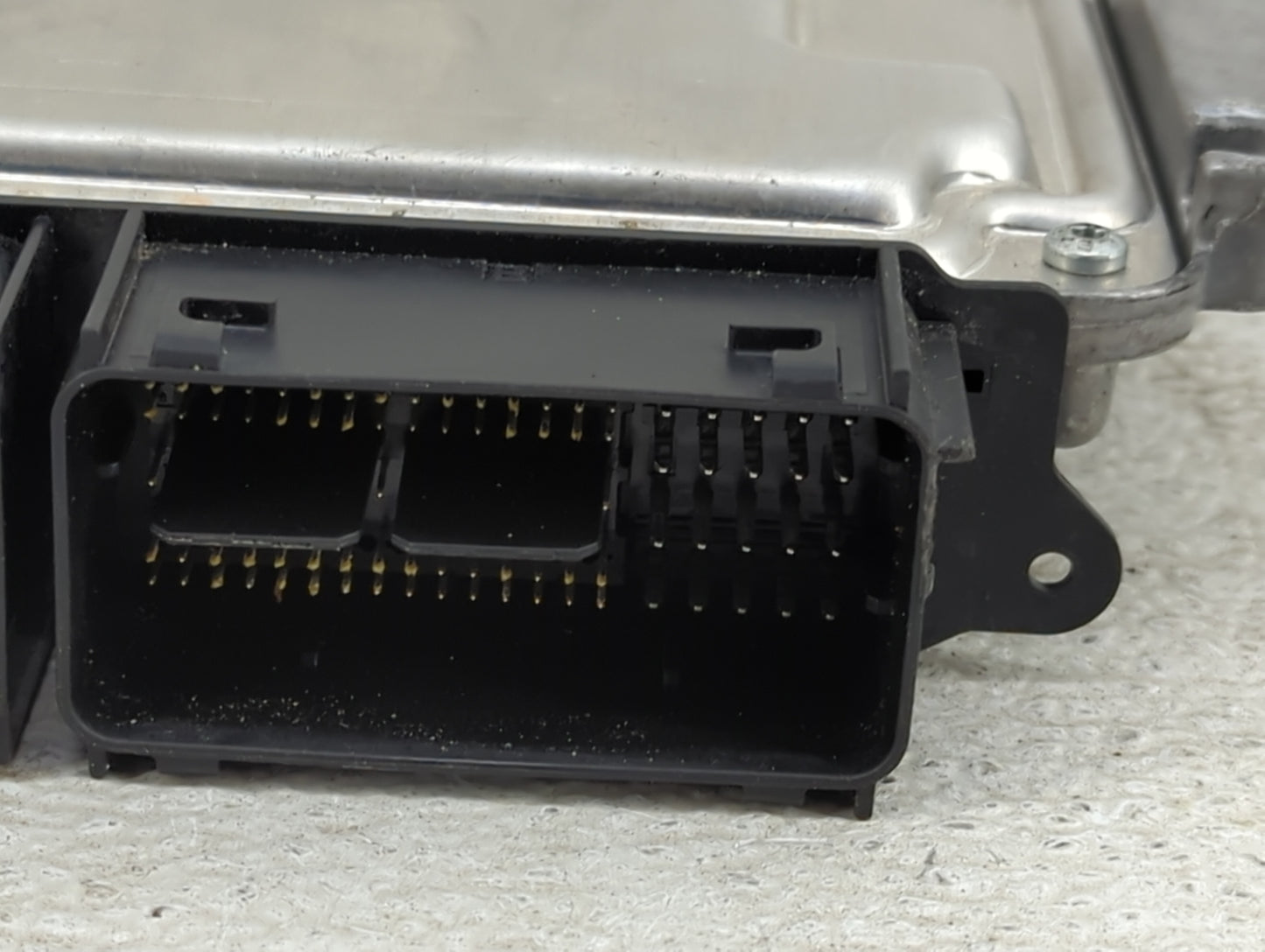 2015-2016 Ford Escape PCM Engine Control Computer ECU ECM PCU OEM P/N:FJ5A-12A650-UC FJ5A-12B684-BA Fits Fits 2015 2016 OEM 