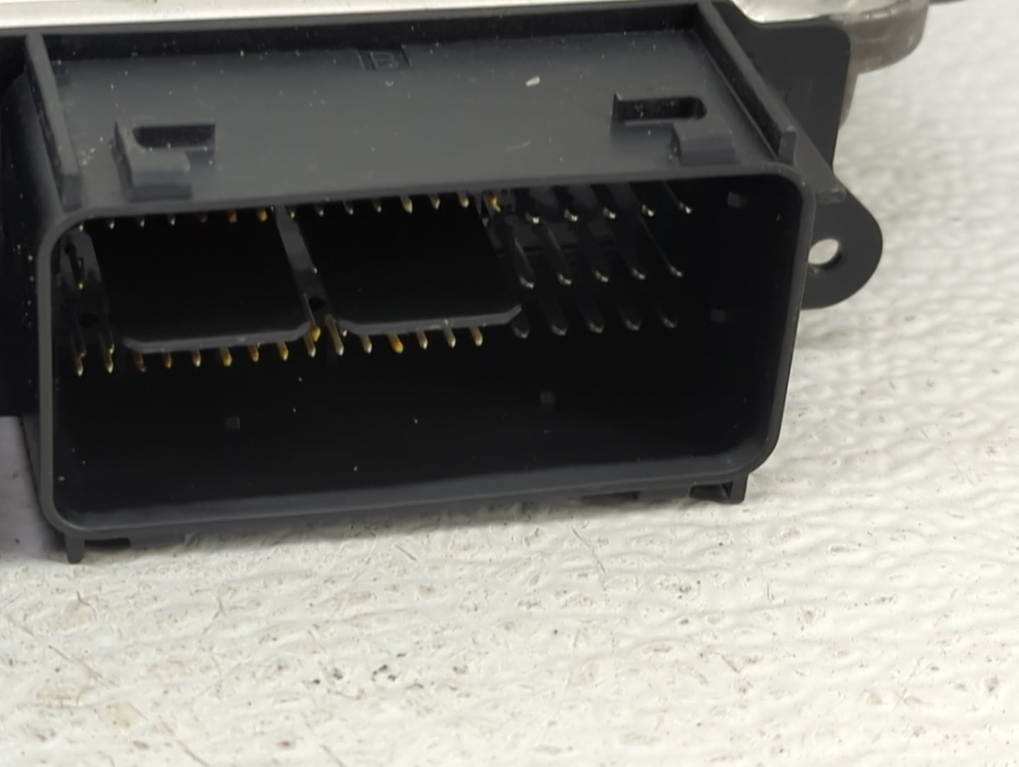2015-2016 Ford Escape PCM Engine Control Computer ECU ECM PCU OEM P/N:FJ5A-12A650-VB FJ5A-12B684-BA Fits Fits 2015 2016 OEM 