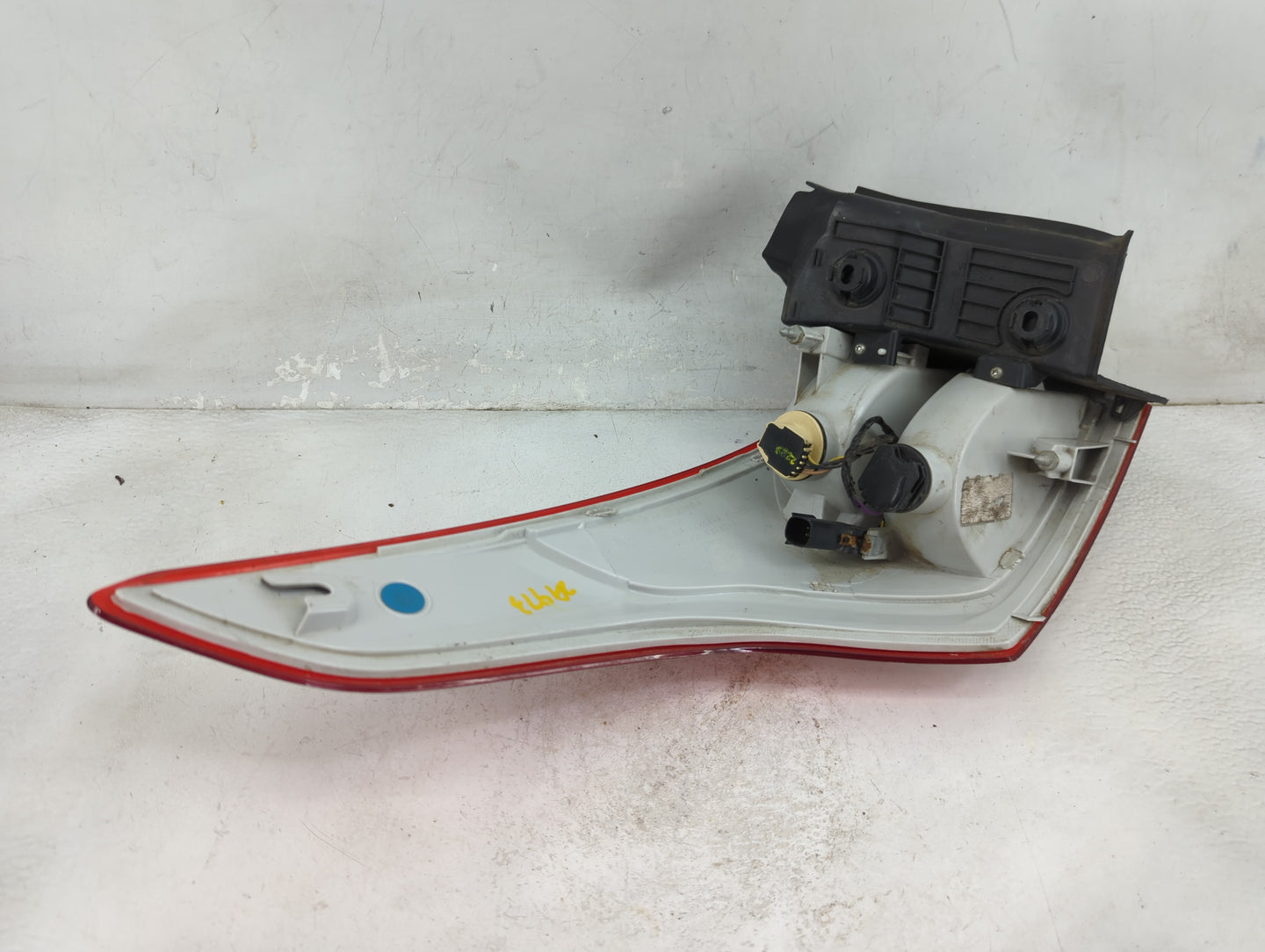 2013-2016 Ford Escape Tail Light Assembly Passenger Right OEM P/N:CJ5X-13440-A CJ54-13404-A Fits Fits 2013 2014 2015 2016 OE