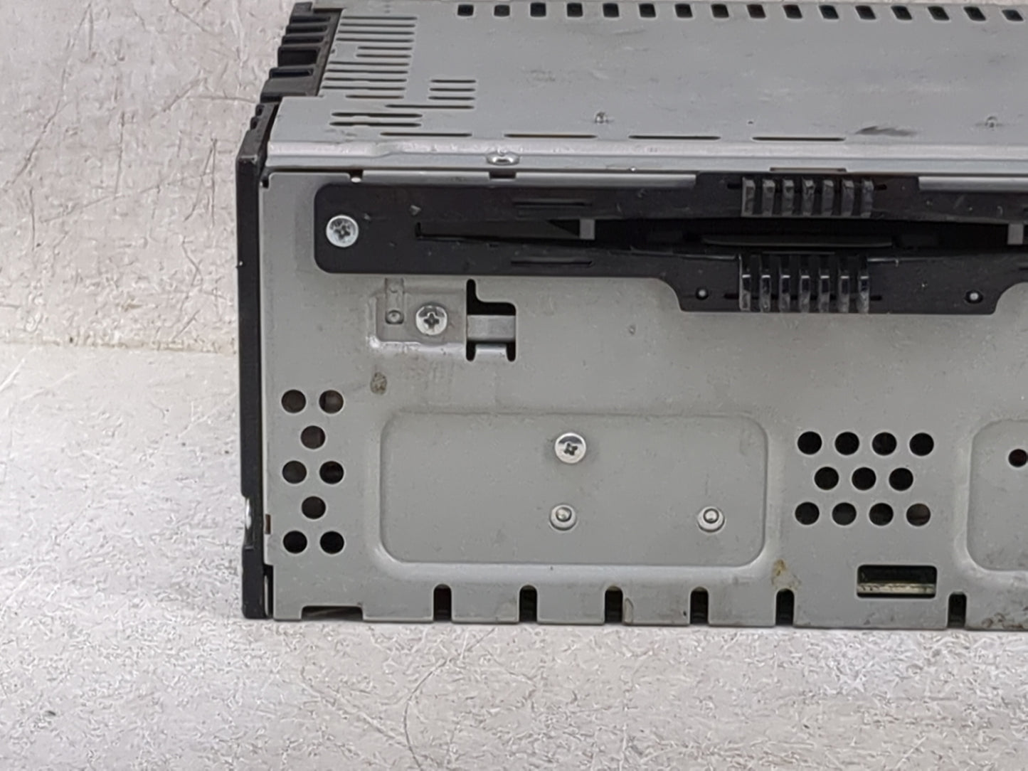 2015-2016 Ford Escape Radio AM FM Cd Player Receiver Replacement P/N:CJ5T-19C107-HB Fits Fits 2015 2016 OEM Used Auto Parts 