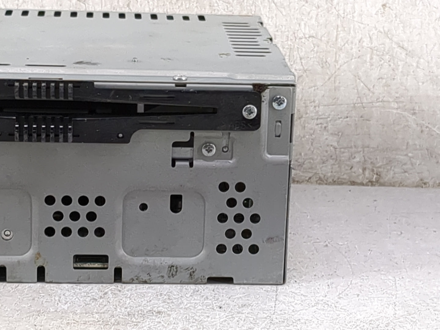 2015-2016 Ford Escape Radio AM FM Cd Player Receiver Replacement P/N:CJ5T-19C107-HB Fits Fits 2015 2016 OEM Used Auto Parts 