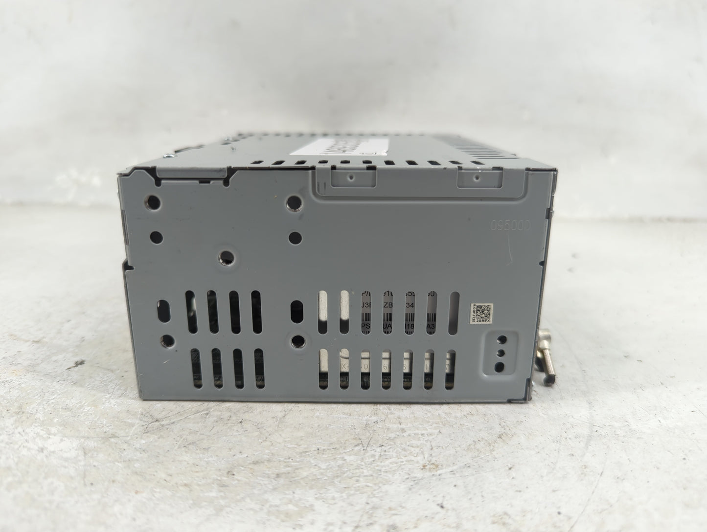 2015-2016 Ford Escape Radio AM FM Cd Player Receiver Replacement P/N:CQ-FJ12E2UMF Fits Fits 2015 2016 OEM Used Auto Parts - 