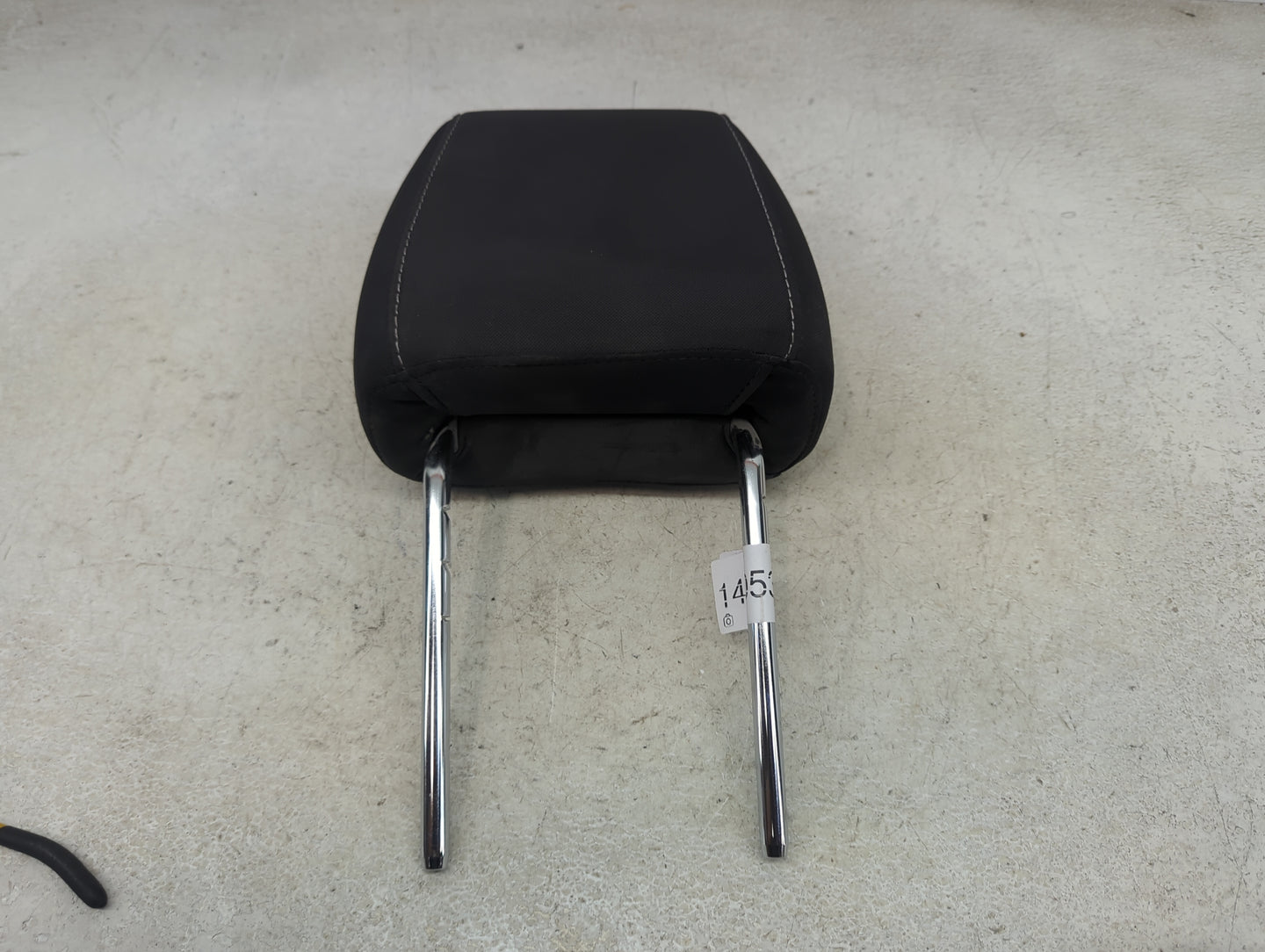 2016-2019 Ford Escape Headrest Head Rest Front Driver Seat Black 1470532 - Oemusedautoparts1.com