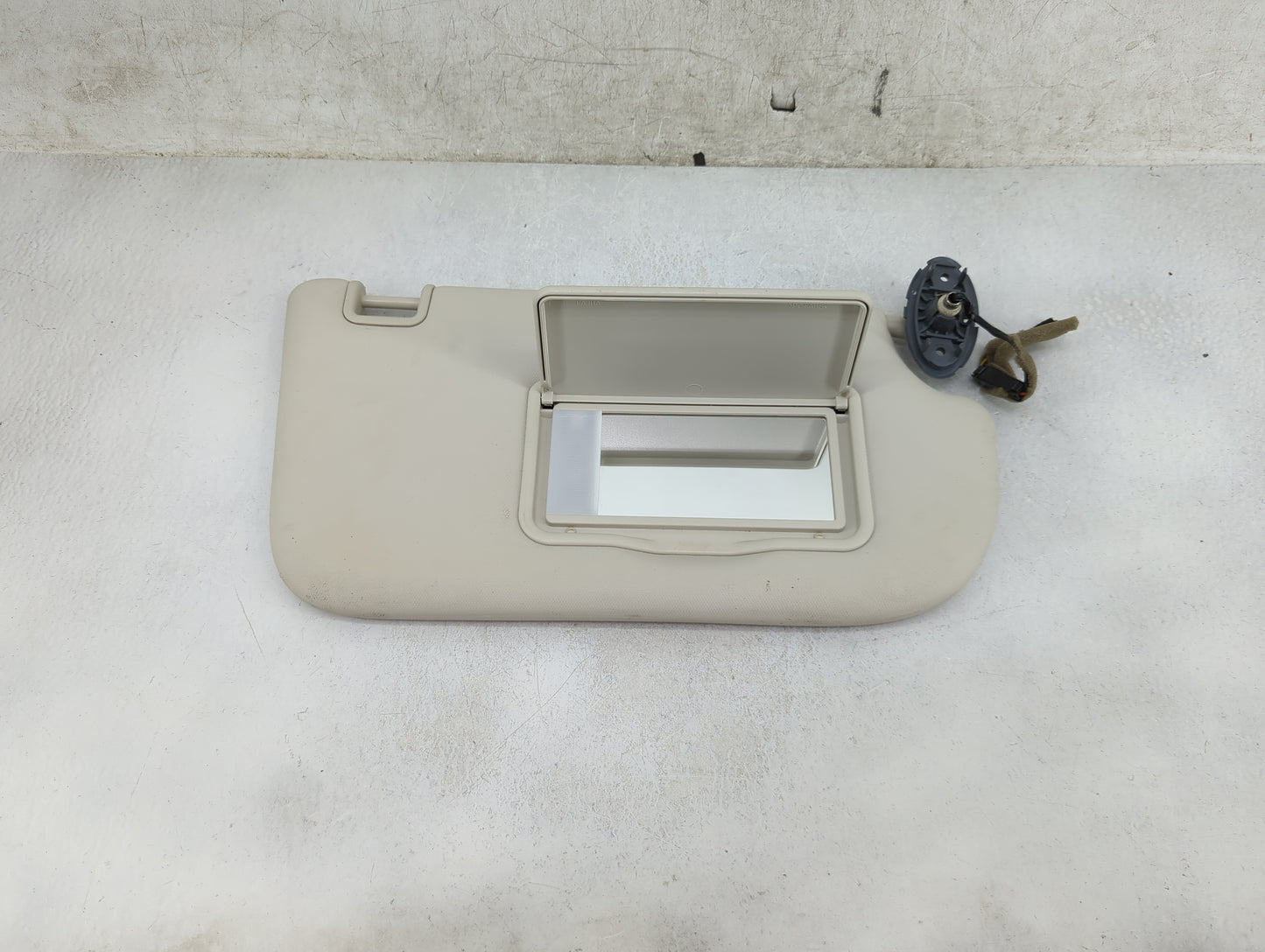 2013-2019 Ford Escape Sun Visor Shade Replacement Passenger Right Mirror Fits Fits 2013 2014 2015 2016 2017 2018 2019 OEM Us