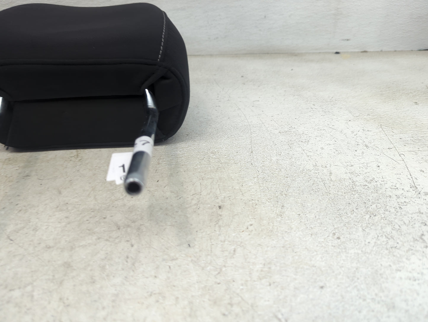 2016 Ford Escape Headrest Head Rest Front Driver Seat Black 1472771 - Oemusedautoparts1.com