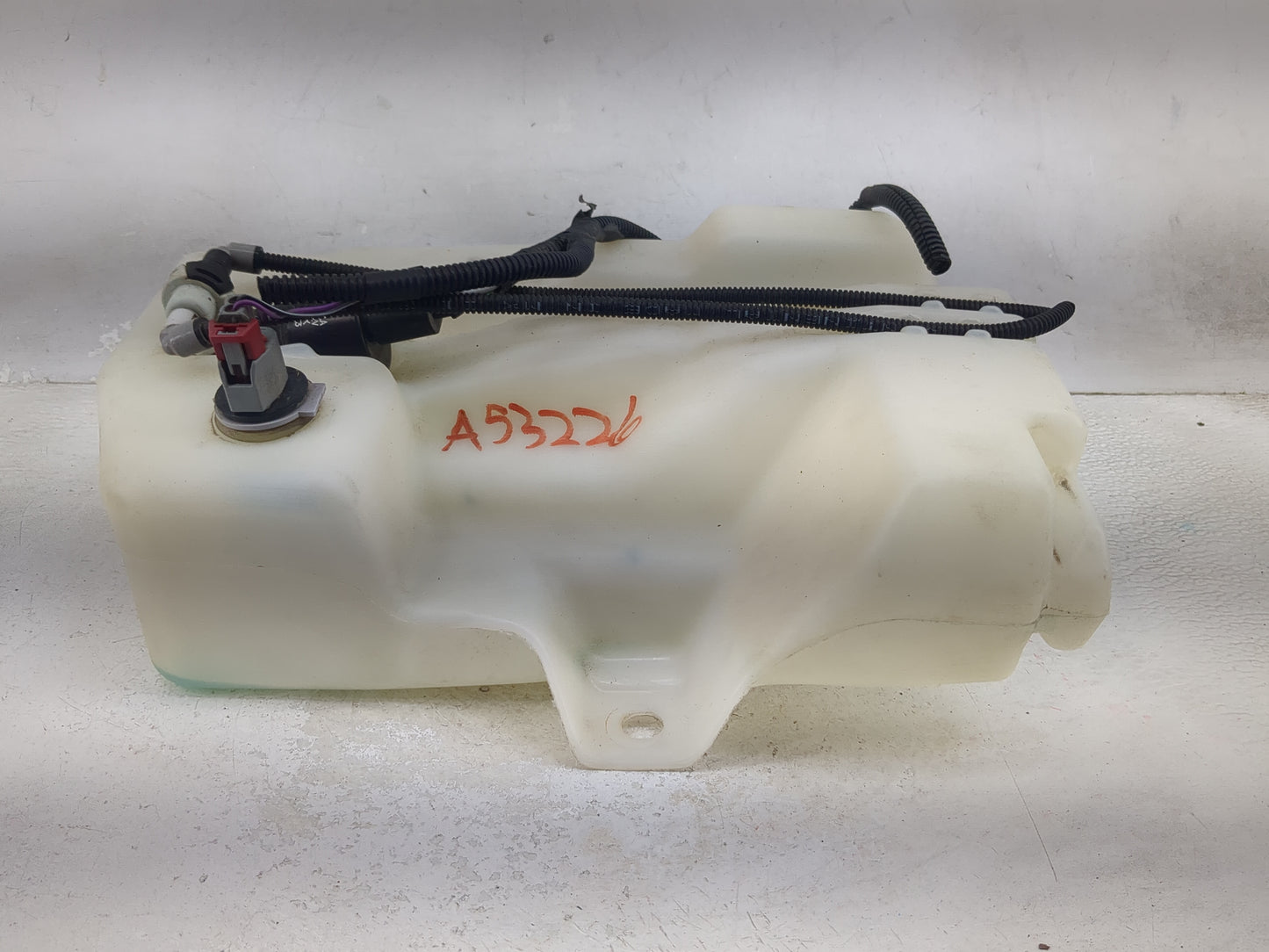 2015-2019 Ford Escape Windshield Washer Fluid Reservoir Bottle Oem 1474021 - Oemusedautoparts1.com